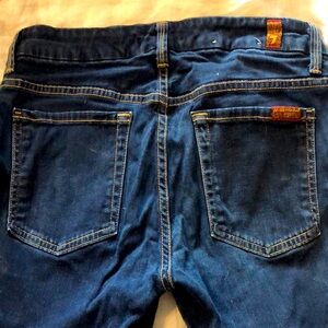 7 For All Mankind Womens Skinny Jeans 27 waist, inseam is 28. Gently worn